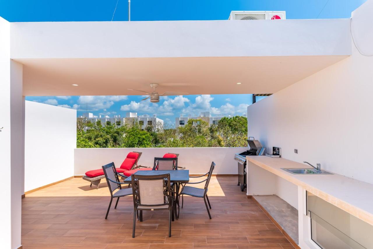 Entire House- 3Br With Private Roof Top Deck Playa del Carmen Exteriör bild