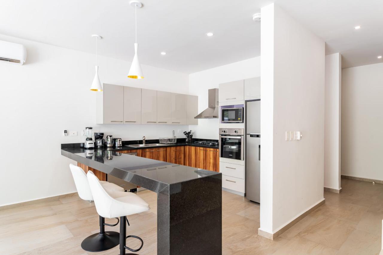 Entire House- 3Br With Private Roof Top Deck Playa del Carmen Exteriör bild